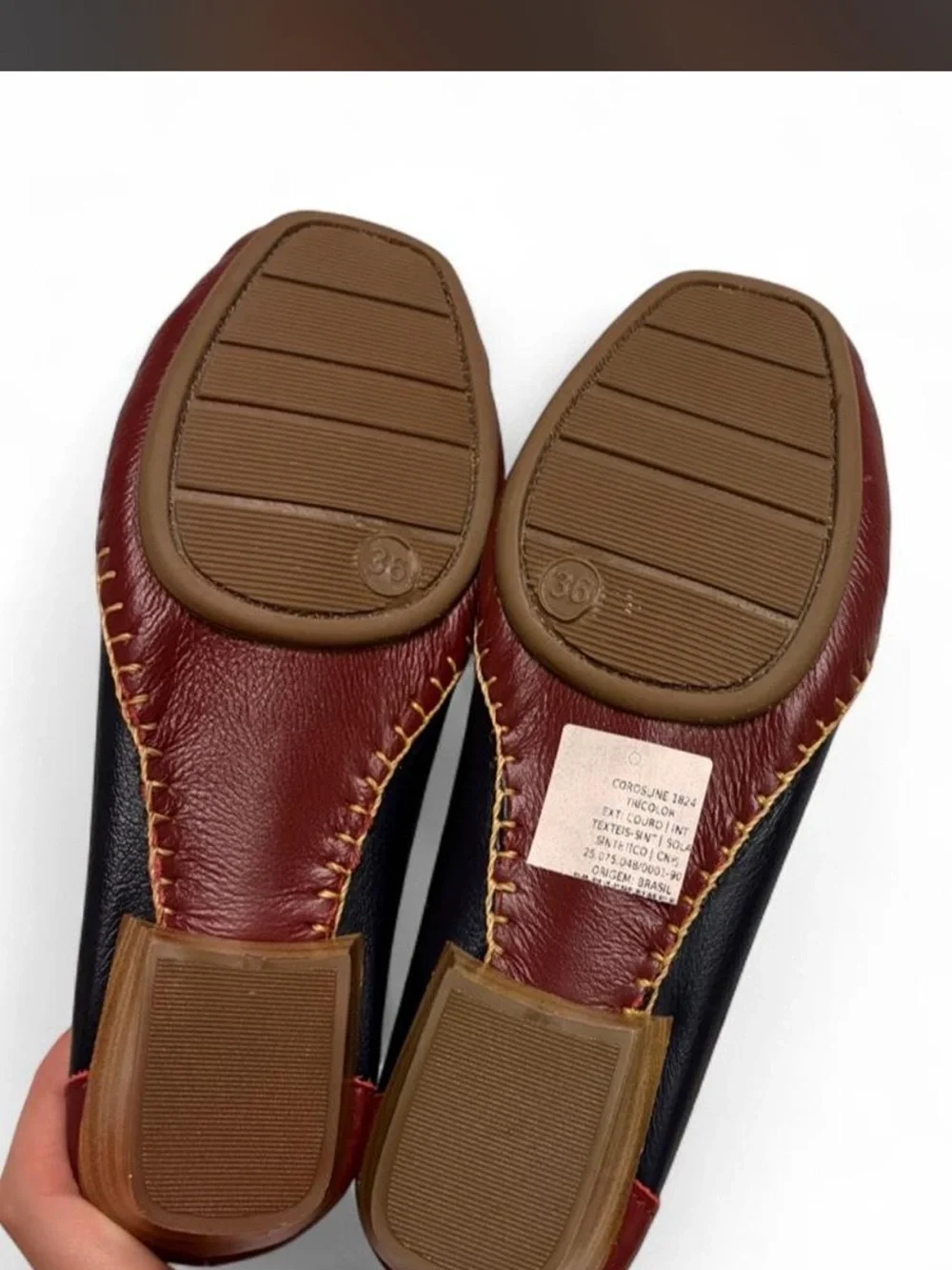 COUROS LINE- Tricolor flats with navy blue, beige, and red color blocking.